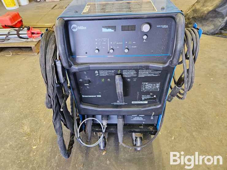 miller-syncrowave-200-tig-welder-image-9
