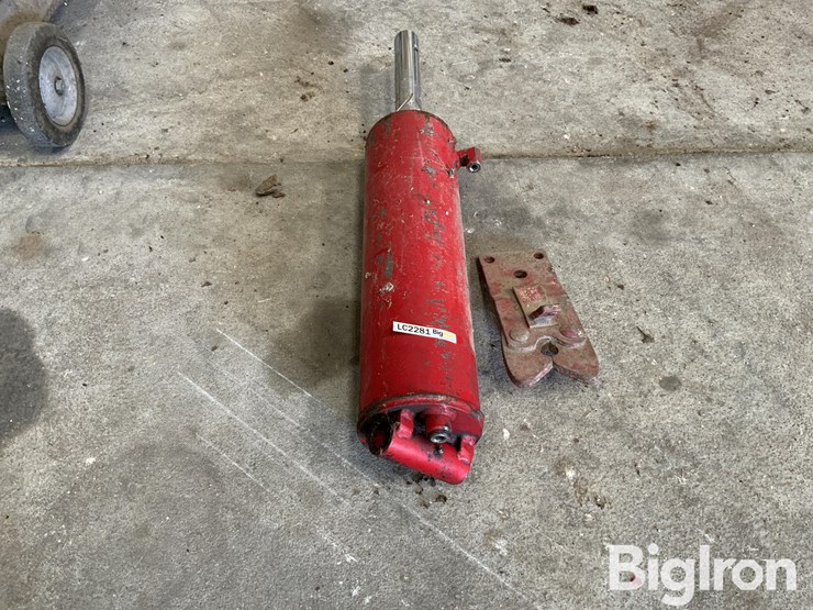 knuse-silage-wagon-cylinder-&-latch-image-2