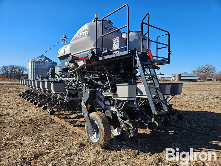 2023-harvest-international-24r30-high-speed-precision-ccs-planter-image-7