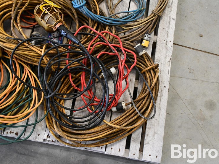 pallet-of-electric-cords-image-10
