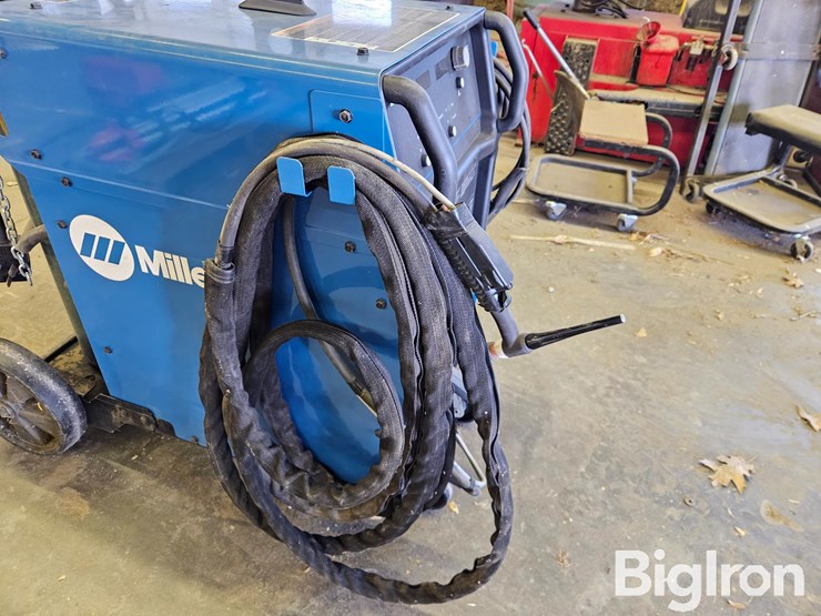 miller-syncrowave-200-tig-welder-image-13