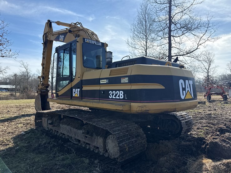 caterpillar-322-image-3