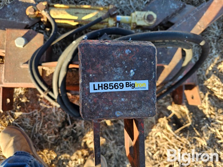 3-pt-round-bale-unroller-image-13