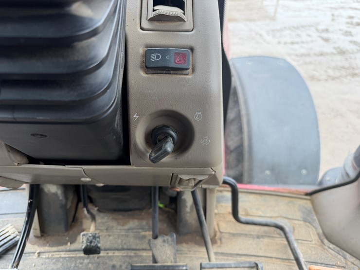 case-ih-235-image-67