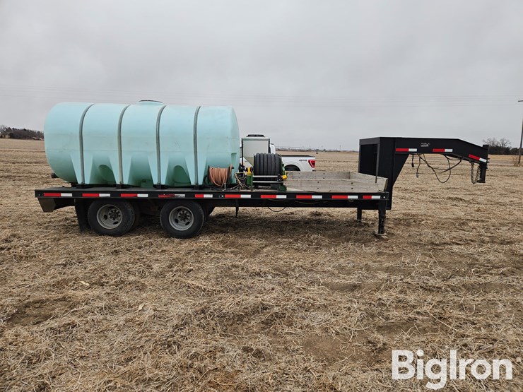 2010-neil-20'-t/a-gooseneck-nurse-tank/sprayer-trailer-w/duals-image-4