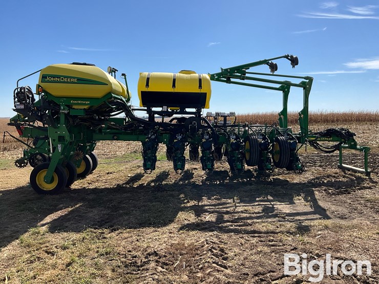 2021-john-deere-1775nt-image-4