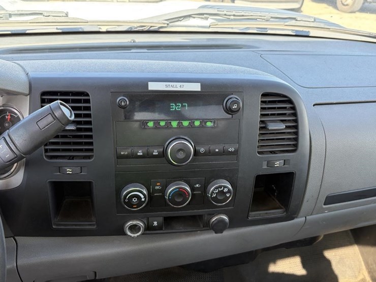 2011-chevrolet-2500-image-11