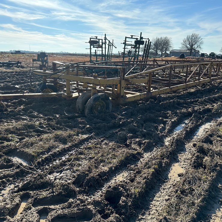 #39216 • 10'x43' Land Plane