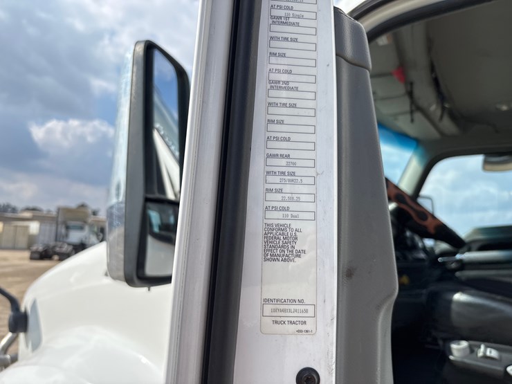 2020-kenworth-t680-image-16