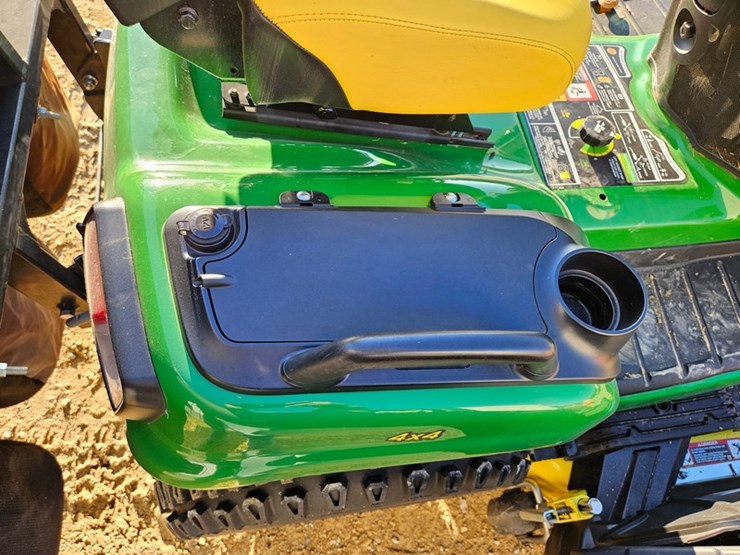 2019-john-deere-x738-image-20