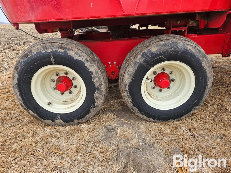 new-direction-804-series-4-vertical-feed-mixer-wagon-w/scale-image-17