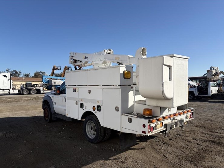 2014-ford-f550-image-4