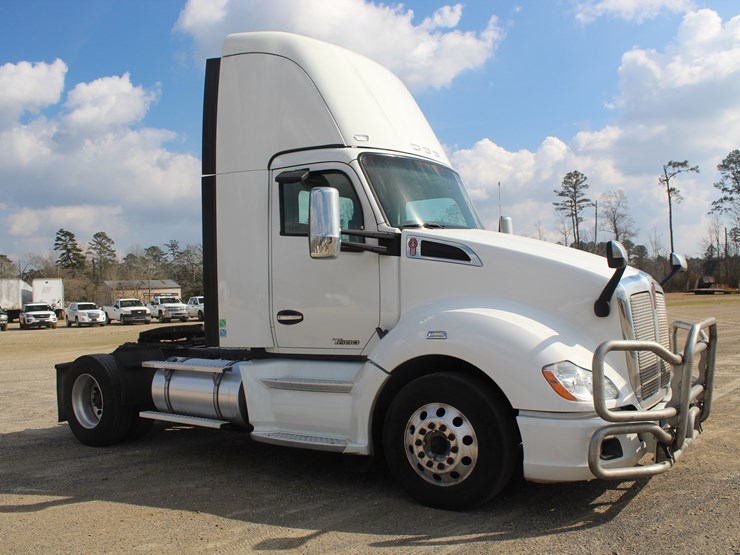 2020-kenworth-t680-image-2