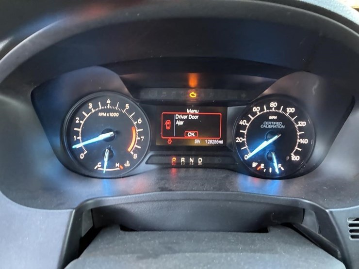 2019-ford-explorer-image-16