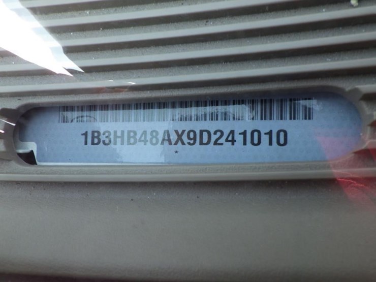 2009-dodge-caliber-image-16