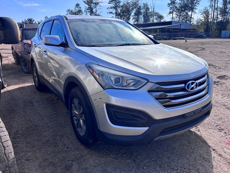 2016-hyundai-santa-fe-image-2