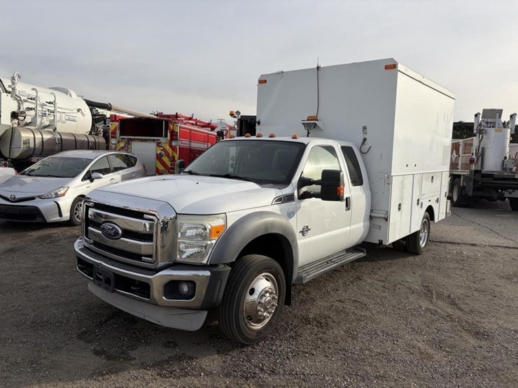 2011-ford-f550-image-1