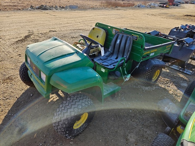 john-deere-turf-gator-image-1