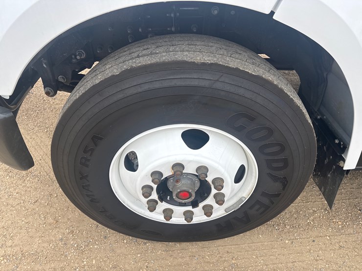 2025-ford-f650-image-19