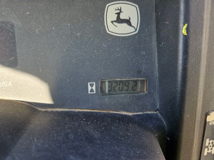 2012-john-deere-gator-image-15