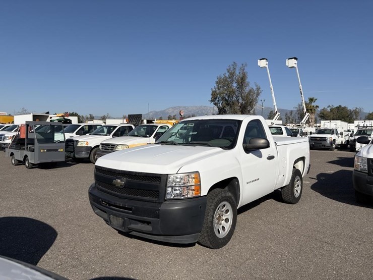 2011-chevrolet-1500-image-1