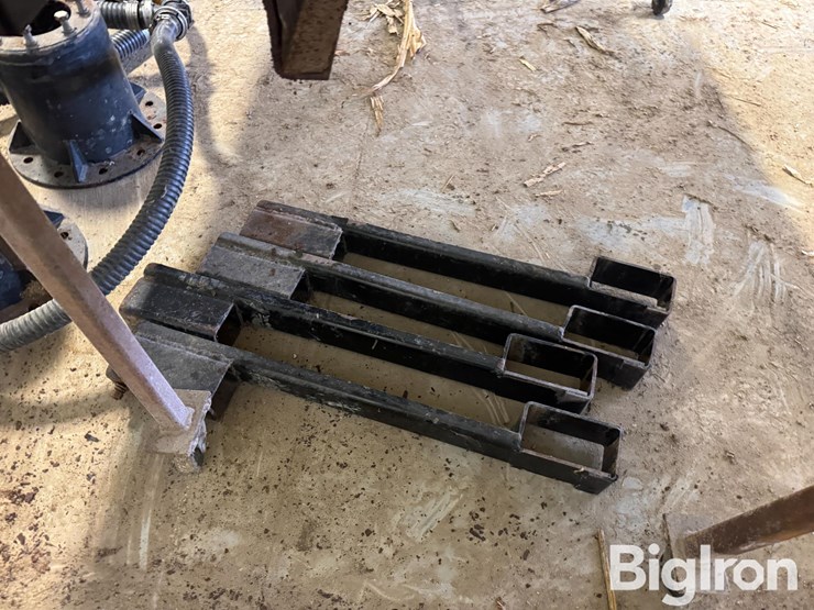 demco-side-quest-500-gal-saddle-tanks-image-13