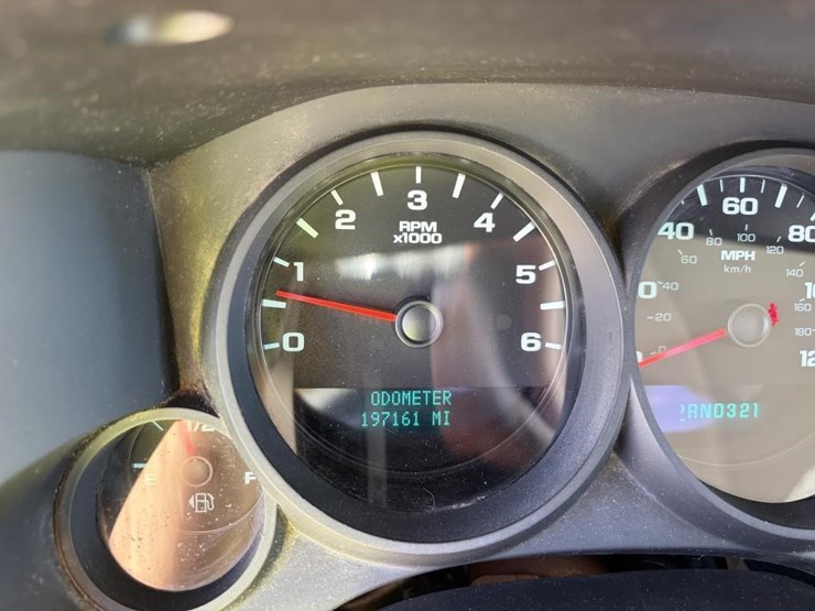 2011-chevrolet-1500-image-11