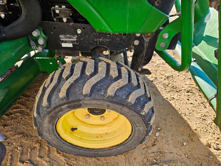 2018-john-deere-1025r-image-13