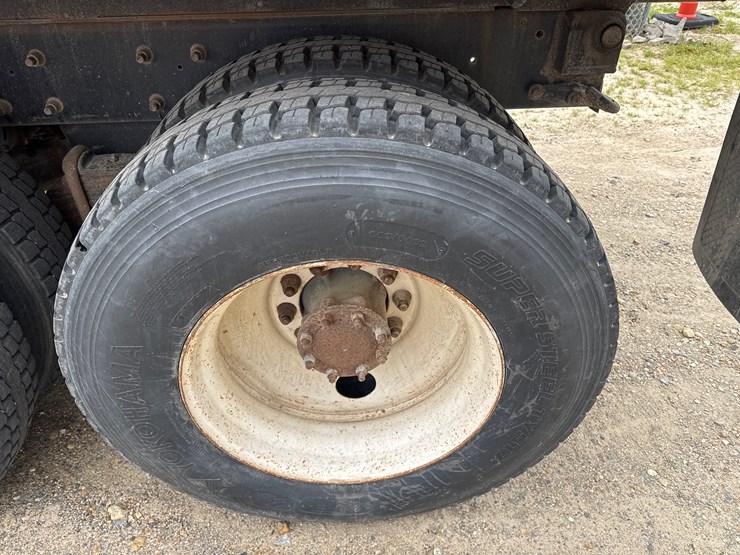 #256-•-2007-mack-cv713-dump-truck-image-26