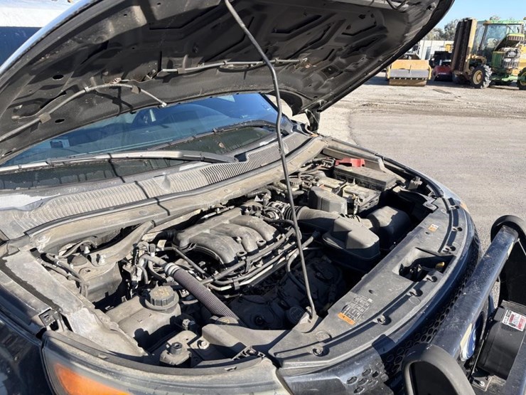 2015-ford-explorer-image-9