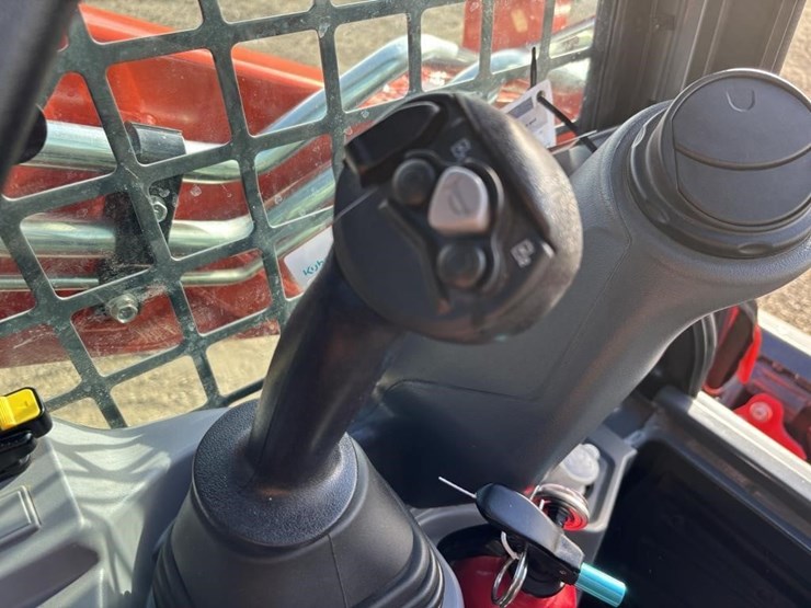 2024-kubota-svl75-3-image-21