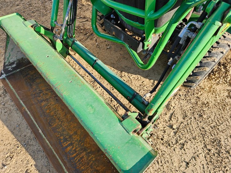 2018-john-deere-1025r-image-9