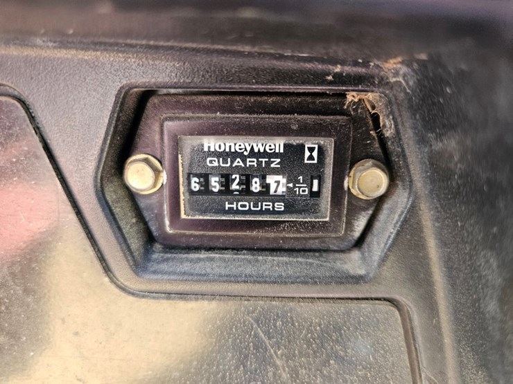 #155-•-toro-ground-master-4000d-4x4-wide-area-mower-image-15