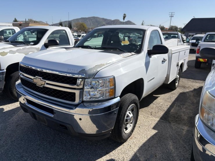 2011-chevrolet-2500-image-1