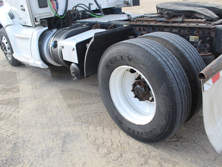 2020-kenworth-t680-image-6