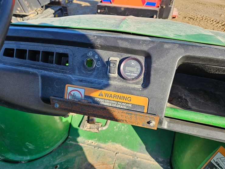 john-deere-turf-gator-image-11