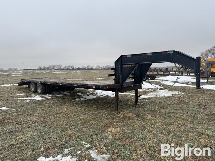 2009-elite-32'-t/a-flatbed-trailer-image-3