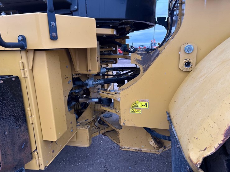 2012-caterpillar-972k-image-12