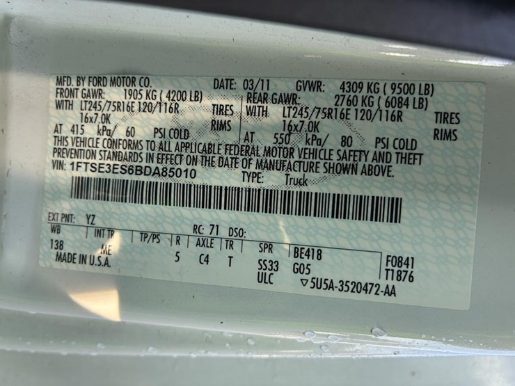 2011-ford-e350-image-17