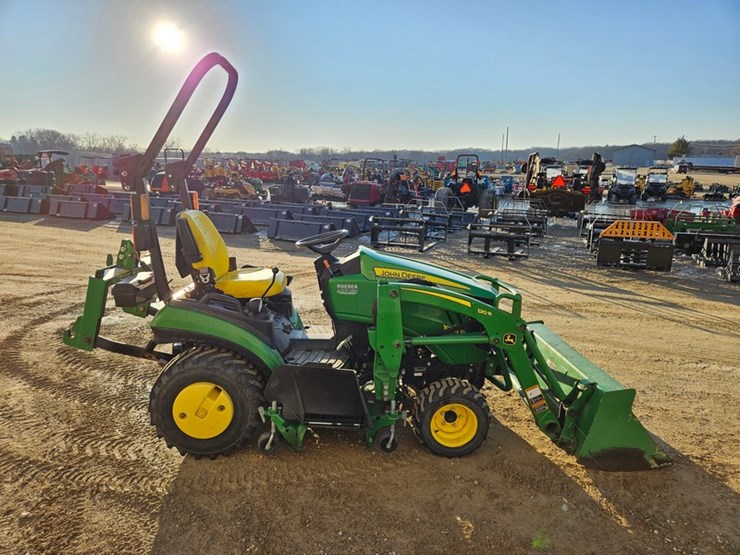 2018-john-deere-1025r-image-6