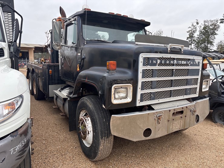 #1828-•-international-s-series-|-for-parts/repairs-|-title-delay-image-2