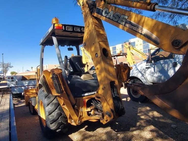 2009-case-580sm-image-2
