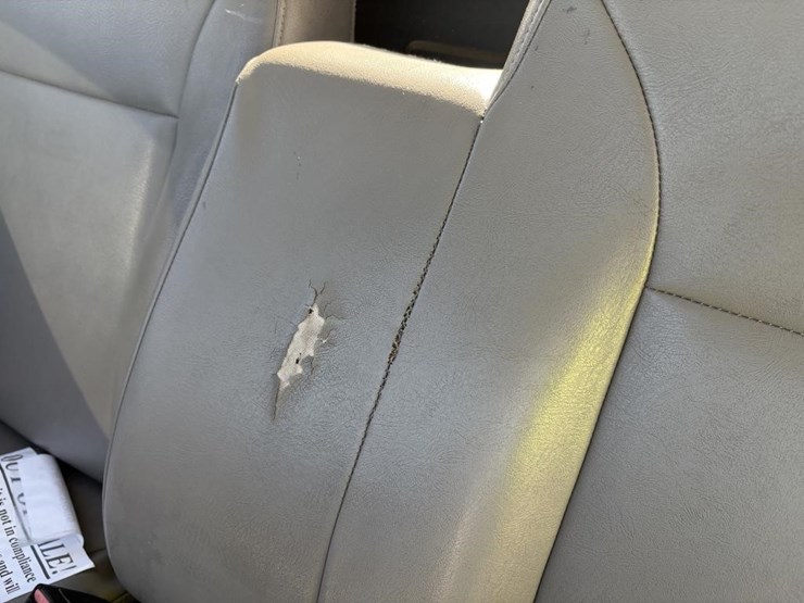 2011-chevrolet-colorado-image-18