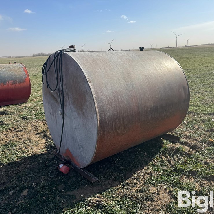 1000-Gallon Fuel Tank