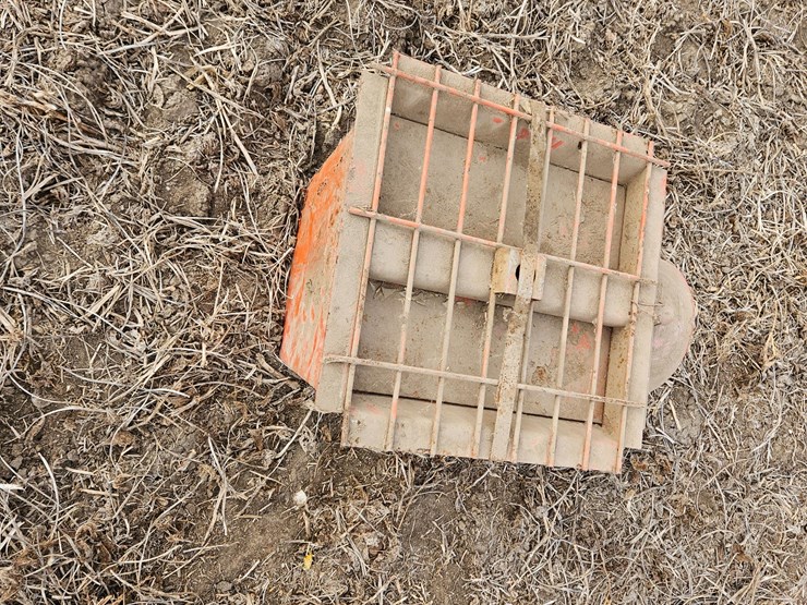 8"-hopper-for-horizontal-auger-image-3