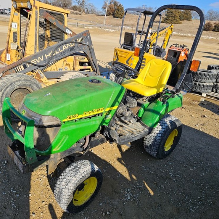 JOHN DEERE 2305