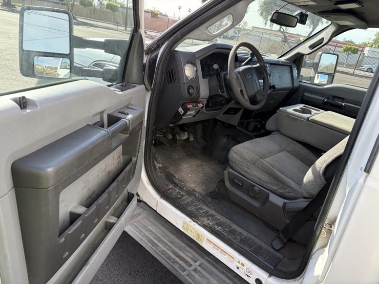 2012-ford-f550-sd-image-11