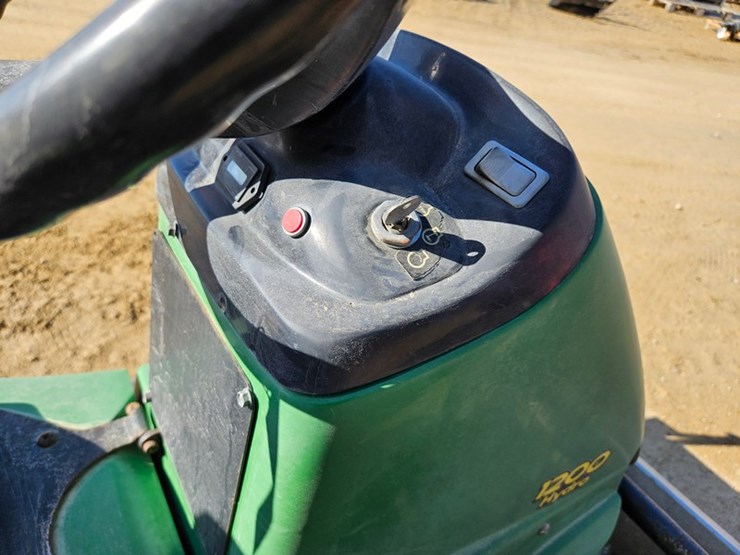 john-deere-1200-image-11