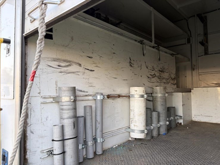 2012-ford-f550-image-10