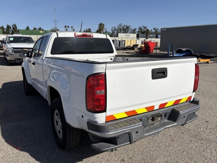 2017-chevrolet-colorado-image-2